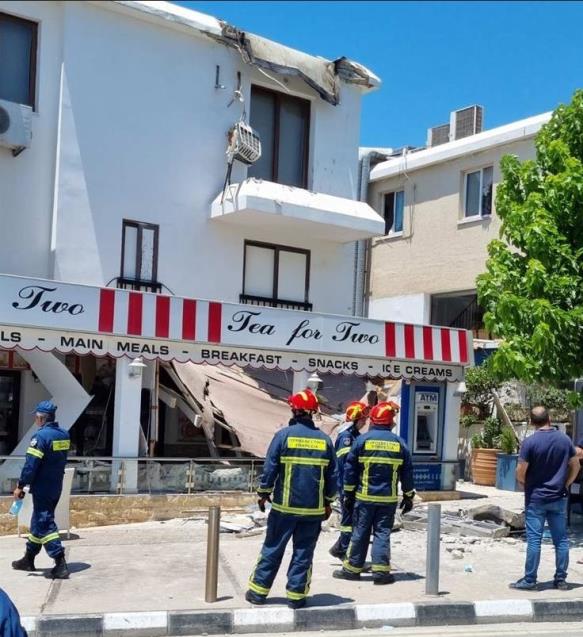 Έρχονται εδώ και μας ρίχνουν τα ετοιμόρροπα!