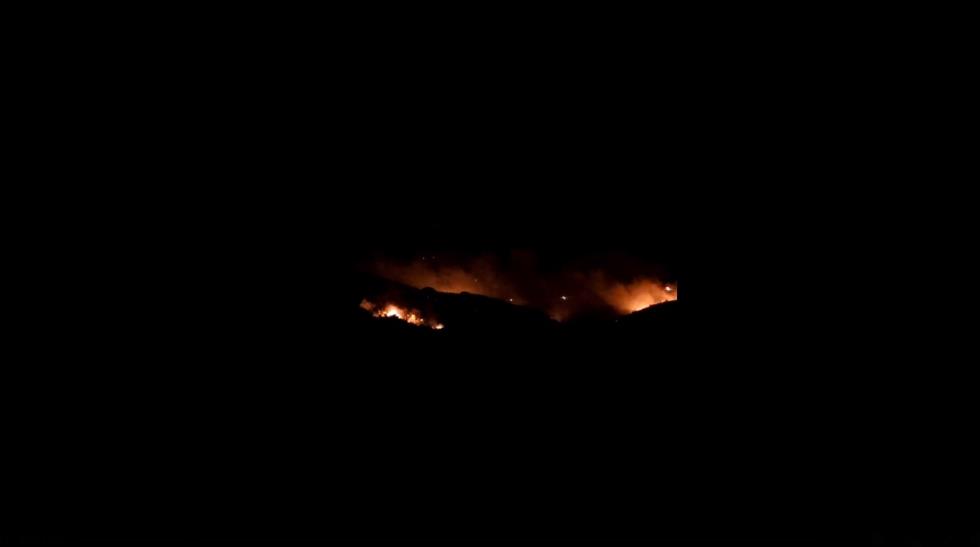 Ολονύχτια μάχη με τις φλόγες στην επαρχία Πάφου – Διαχειρίσιμη η πυρκαγιά, συνεχίζονται οι κατασβέσεις

