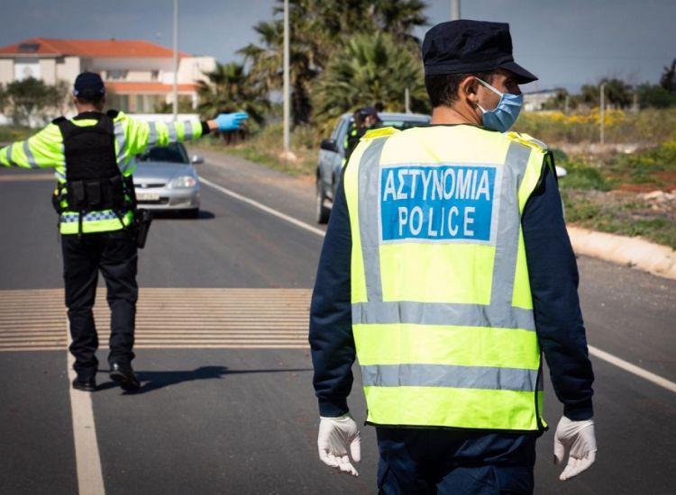 Ανείσπρακτα χιλιάδες κορωνοπρόστιμα - Τους βάζουν να πληρώνουν σε αεροδρόμια και λιμάνια