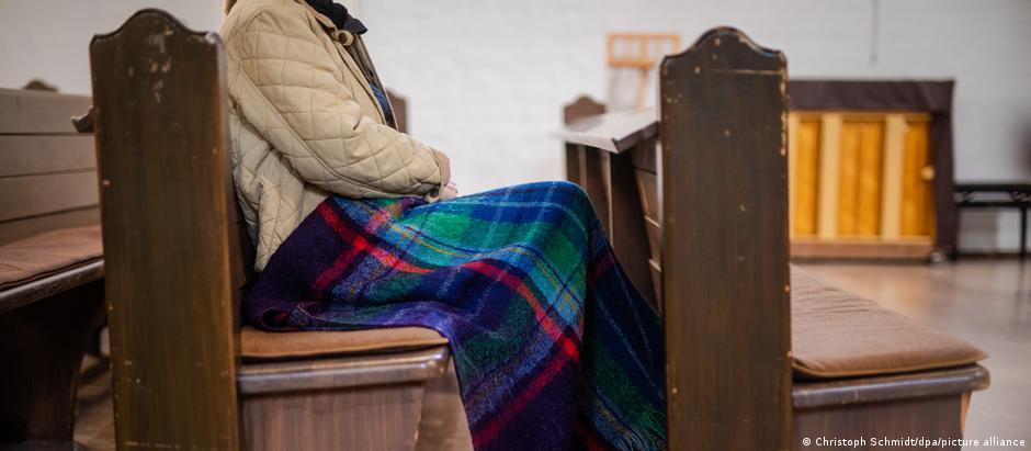 Χριστούγεννα: Στις εκκλησίες με ζεστό τσάι και κουβέρτες