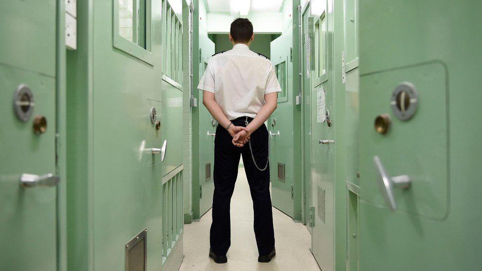 Δεν πέφτει καρφίτσα στις φυλακές Αγγλίας και Ουαλίας - Ενεργοποιήθηκε η «Επιχείρηση Περιφρούρηση»