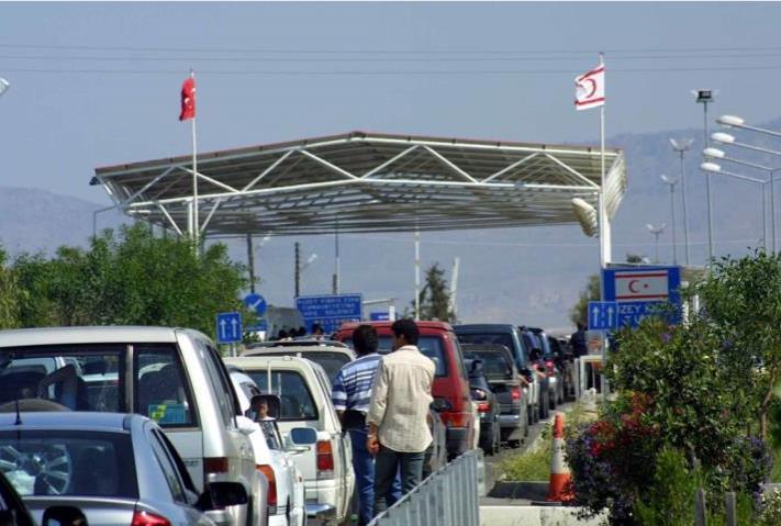 Τουρκοκυπριακά ΜΜΕ: Επτά εκατομμύρια διελεύσεις από τα οδοφράγματα το 2022
