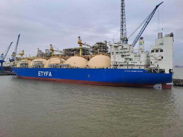 Άναψε πράσινο για το πλοίο LNG η Κίνα
