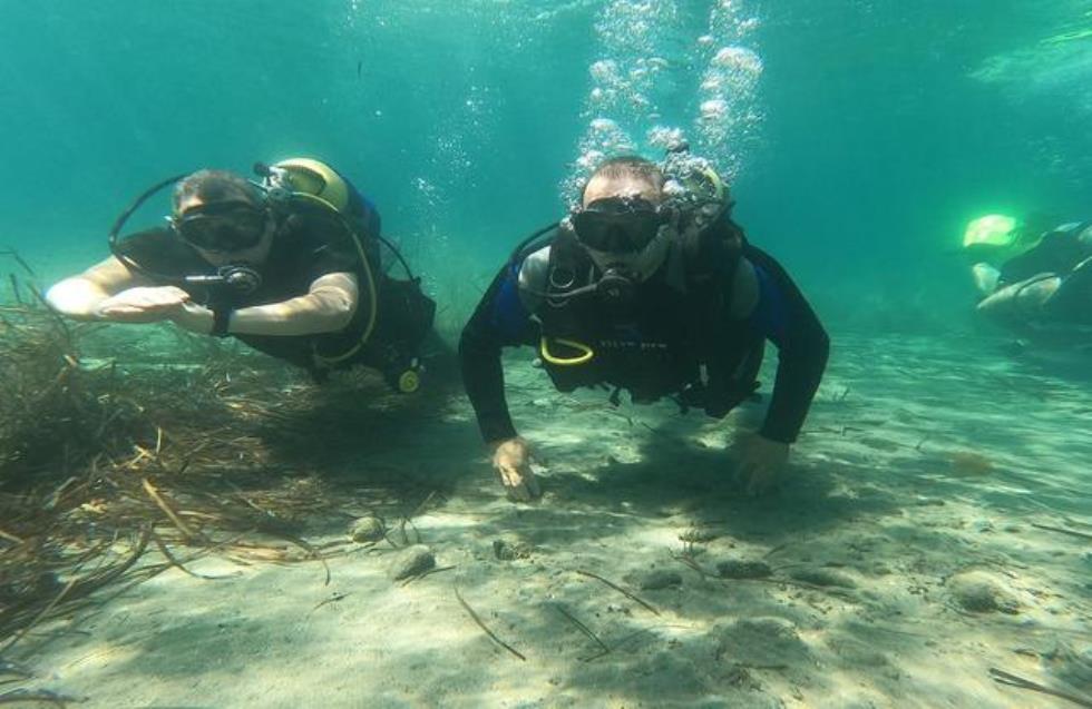 Στο αρχαίο λιμάνι της Αμαθούντας καταδύθηκε ο Υπουργός Μεταφορών [ΒΙΝΤΕΟ]