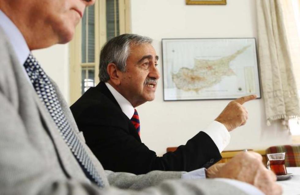 Συναντήσεις Ακιντζί με πολιτικούς αρχηγούς για Γενεύη