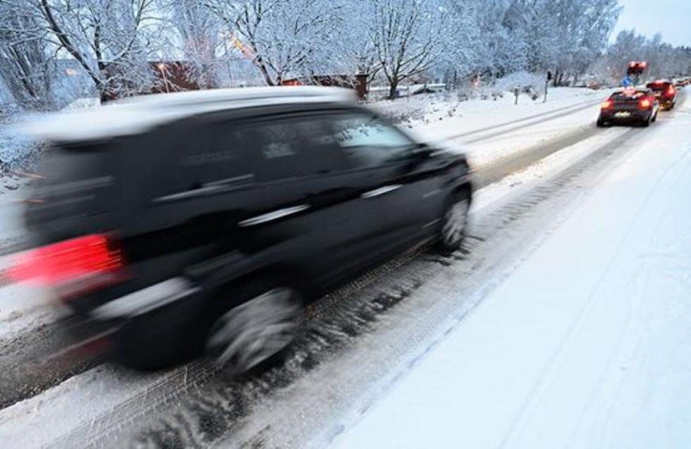 Δέκα συμβουλές για ασφαλή οδήγηση σε παγωμένους δρόμους