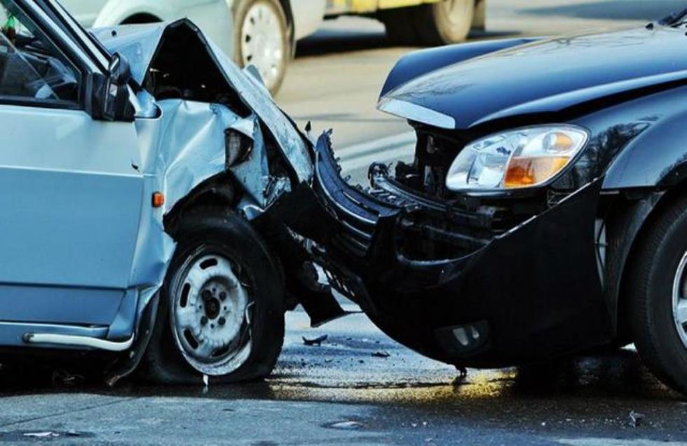 Σοβαρό τροχαίο ατύχημα στη λεωφόρο Τσερίου – Στο ένα όχημα επέβαιναν παιδιά ηλικίας 3 και 4 χρόνων