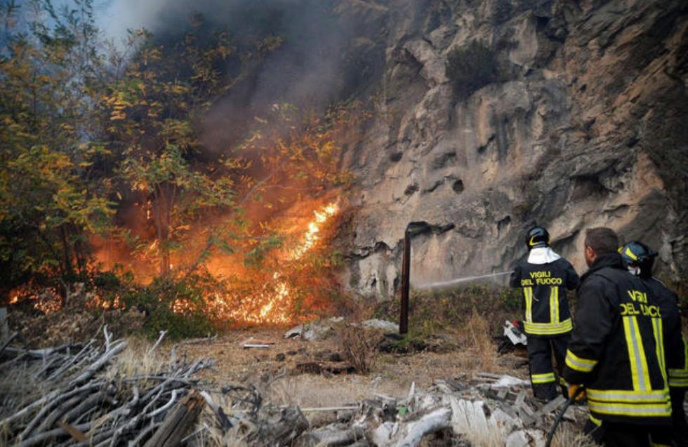 Ιταλία: Δασικές πυρκαγιές σαρώνουν το βορειοδυτικό τμήμα της χώρας