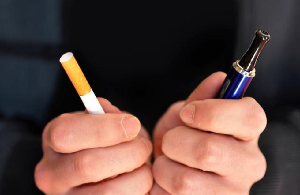 Μέχρι και 95% λιγότερο βλαβερό το ηλεκτρονικό τσιγάρο από τα κανονικά