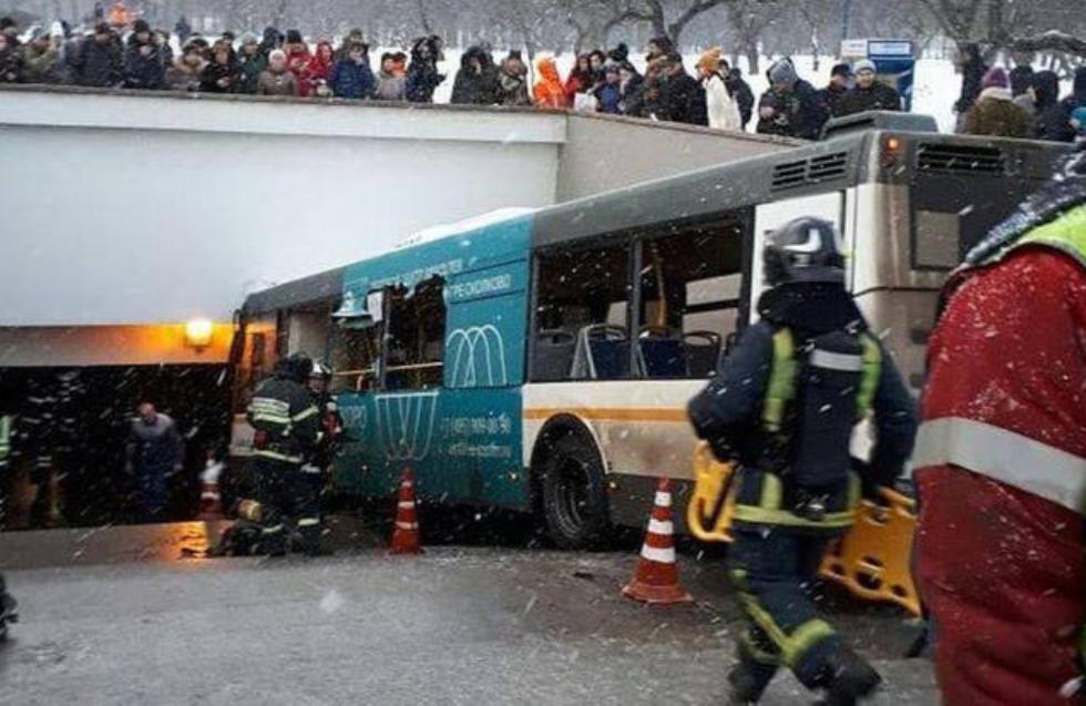 Μόσχα: Λεωφορείο έπεσε πάνω σε πεζούς σε υπόγεια διάβαση -5 νεκροί