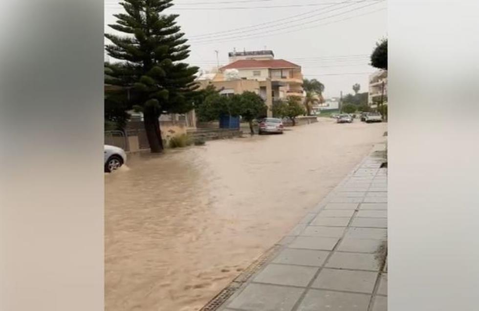 Πνίγηκε η Λεμεσός- Πλημμύρισαν δρόμοι και υποστατικά