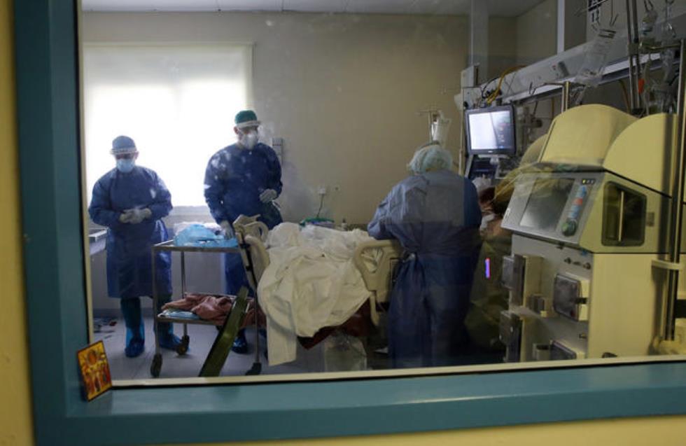 Θύματα ιατρών-αρνητών και ιερέων πεθαίνουν από Covid19 στα νοσοκομεία
