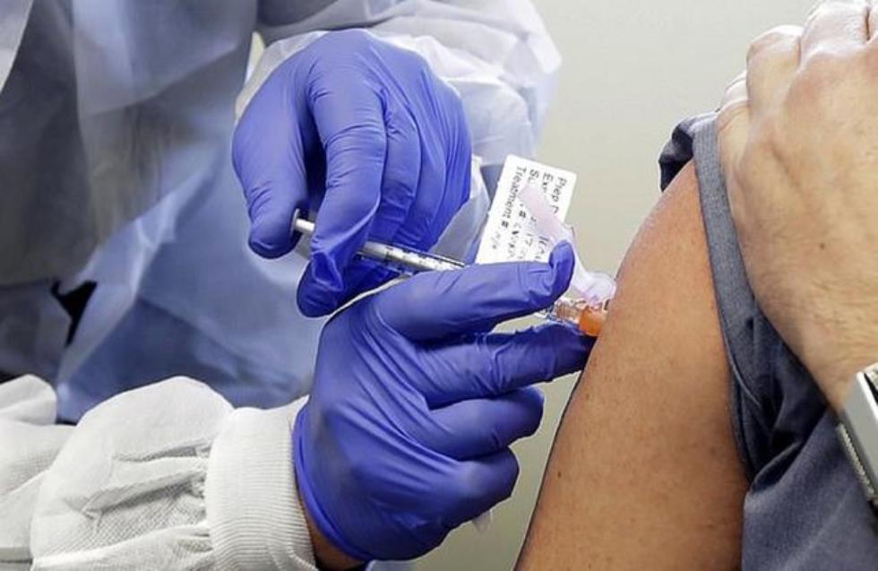 Εμβολιαστική στροφή σε Pfizer και Moderna - Ασφαλής η 2η δόση με AstraZeneca για όσους δεν είχαν παρενέργειες