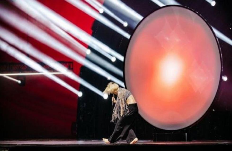 Eurovision 2022: Χάος στην πρόβα της Σουηδίας - Χτύπησε ρεύμα την τραγουδίστρια πάνω στη σκηνή