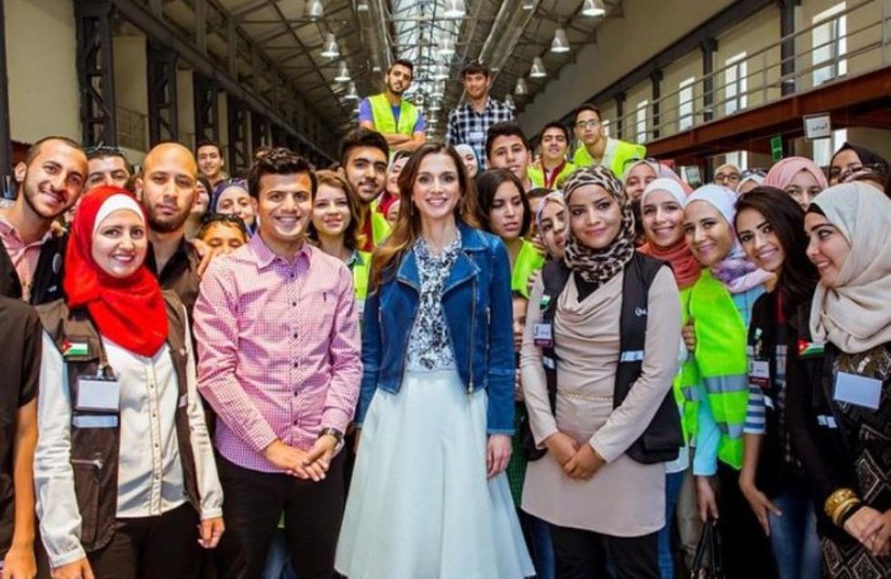 Η βασίλισσα Ράνια της Ιορδανίας λατρεύει τις φούστες και το δείχνει