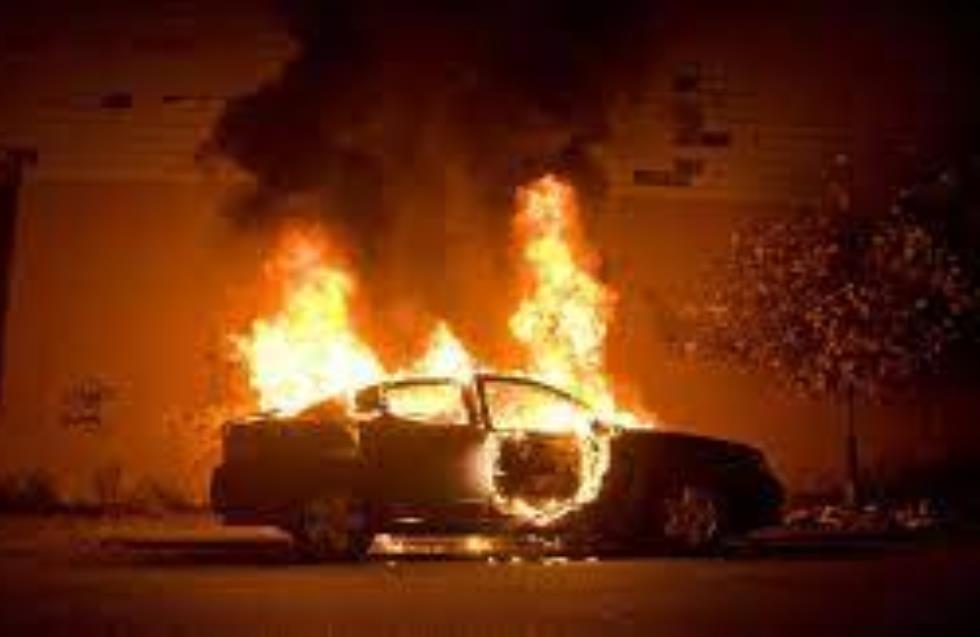 Εμπρησμός αυτοκινήτου στις Κιβίδες και έκρηξη τα ξημερώμετα σε οικία στην Απεσιά

