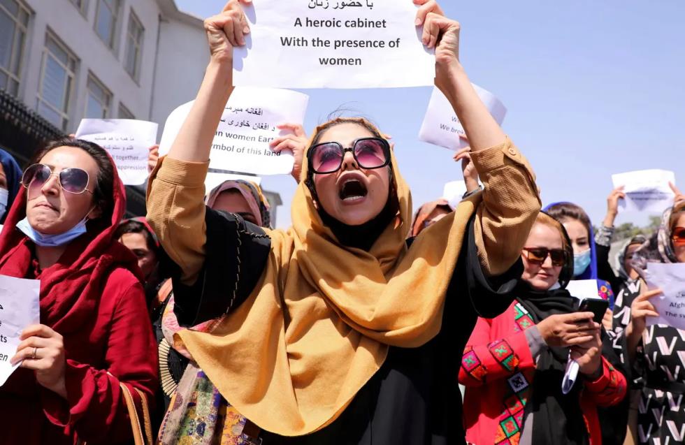Οι Ταλιμπάν ξυλοκόπησαν και διέλυσαν βίαια μια σπάνια διαδήλωση γυναικών στην Καμπούλ