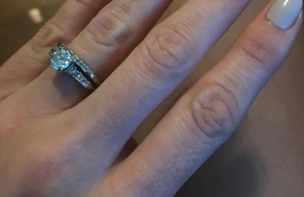 ΗΠΑ: Έχασε το δαχτυλίδι της προγιαγιάς της στη θάλασσα και το βρήκε λίγες  ημέρες αργότερα