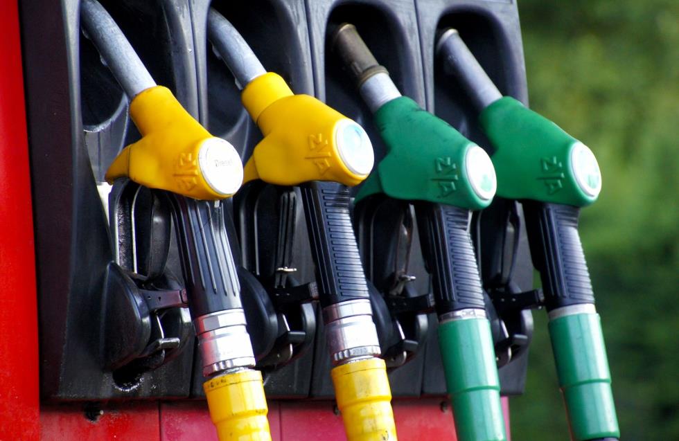 Οριακή μείωση στις πωλήσεις πετρελαιοειδών τον Ιούλιο - Νέα μείωση στις πωλήσεις από τα πρατήρια