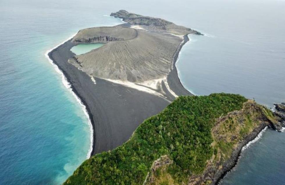 Τα βραχύβια ηφαιστειογενή νησιά και ο "θάνατος" του νησιού Hunga Tonga