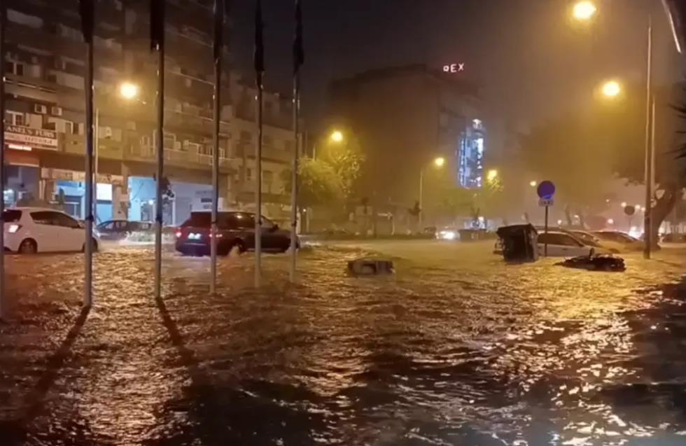 Ισχυρή καταιγίδα έπνιξε τη Θεσσαλονίκη, ποτάμια οι δρόμοι – Δείτε βίντεο