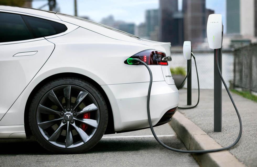 Πράσινο φως Υπουργικού για 1000 σημεία επαναφόρτισης ηλεκτρικών οχημάτων