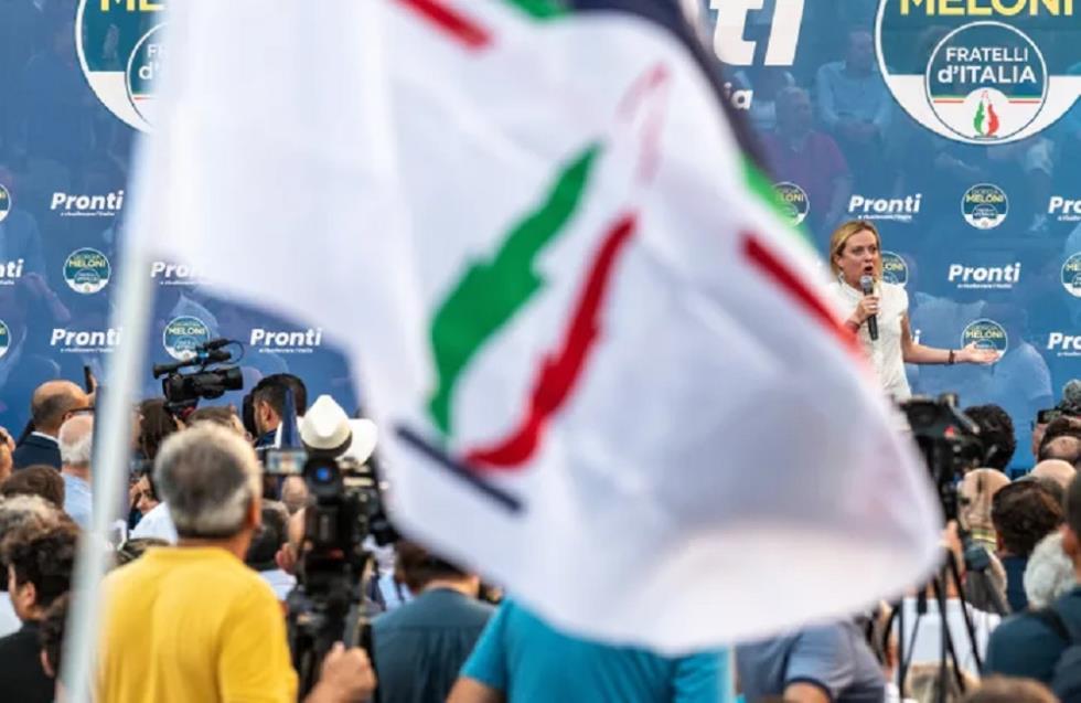 Ιταλία: Η φλόγα-σύμβολο του κόμματος της Μελόνι, μαρτυρά τις ρίζες του στο σκοτεινό πολιτικό παρελθόν της χώρας
