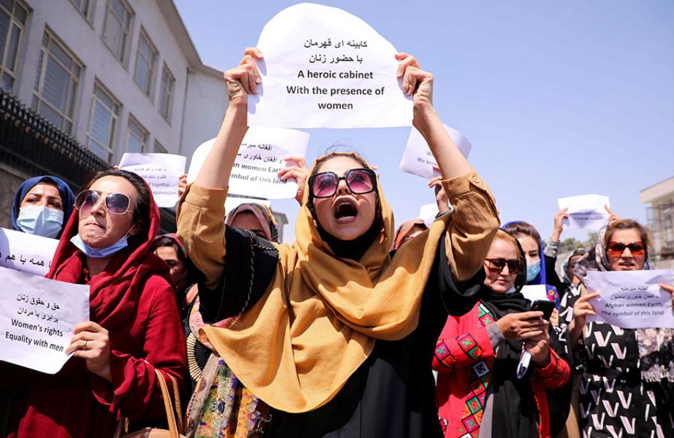 «Το Ιράν εξεγείρεται, τώρα είναι η σειρά μας»: Γυναίκες διαδήλωσαν στο Αφγανιστάν 