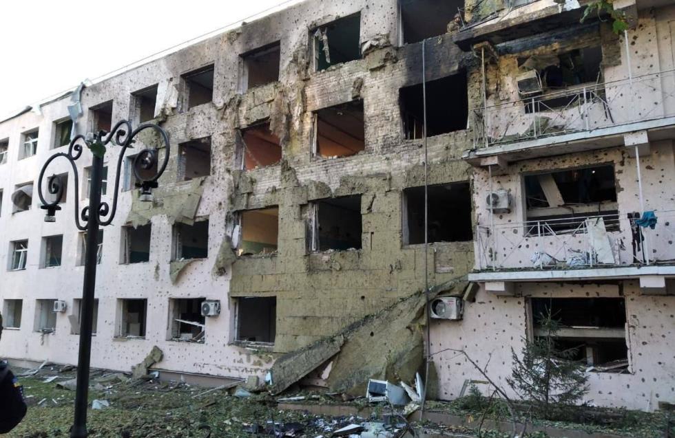 Ρωσική πυραυλική επίθεση σε νοσοκομείο κοντά στο Χάρκοβο - Καταγγελία για νεκρό και τραυματία