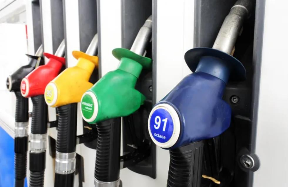 Πώς η τιμή του ντίζελ ξεπέρασε της βενζίνης και προκαλεί νέα ενεργειακή κρίση στην ΕΕ