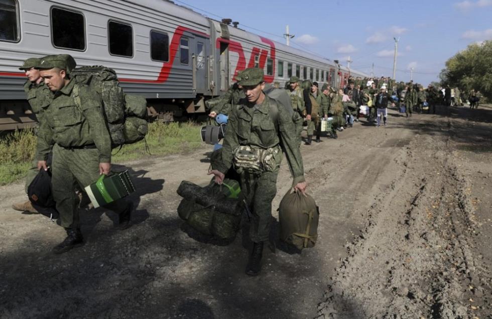 Μόσχα: Ολοκληρώθηκε η απόσυρση των στρατευμάτων από τη Χερσώνα
