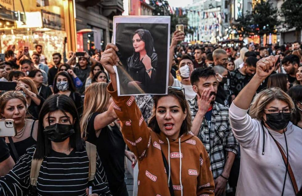 Νέες διαδηλώσεις σε όλο το Ιράν για την «Ματωμένη Παρασκευή»
