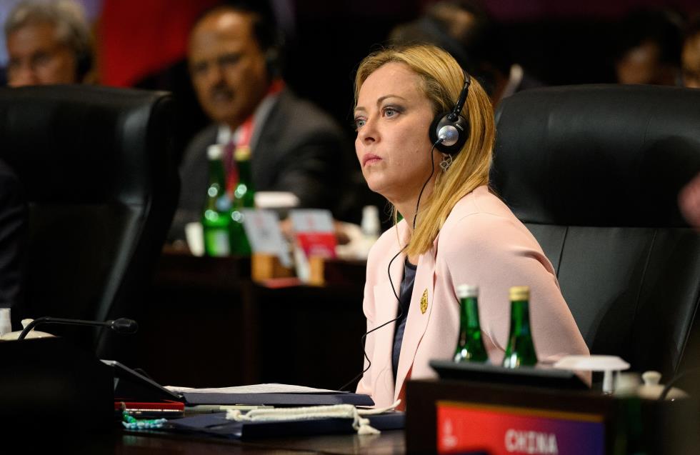Αντιδράσεις για την Μελόνι που πήρε την κόρη της στην Ινδονησία για την G20 - Πώς απαντά η Ιταλίδα πρωθυπουργός