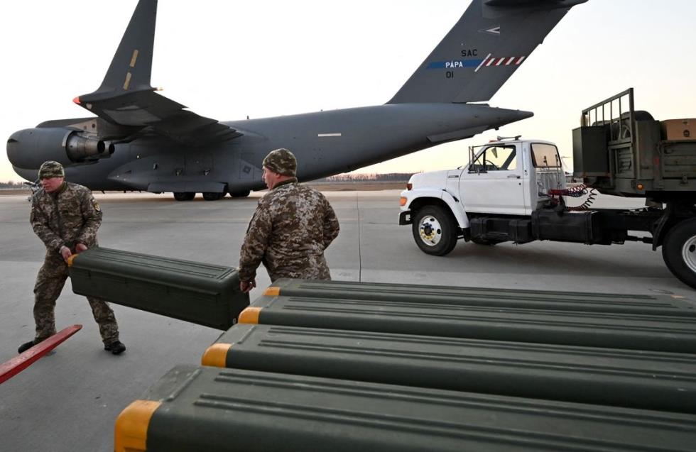 CNN: Μειώνονται τα αποθέματα αμερικανικών οπλικών συστημάτων για την Ουκρανία
