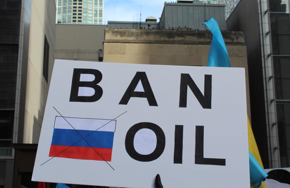 Mεταξύ 65 και 70 δολαρίων το πλαφόν στο ρωσικό πετρέλαιο