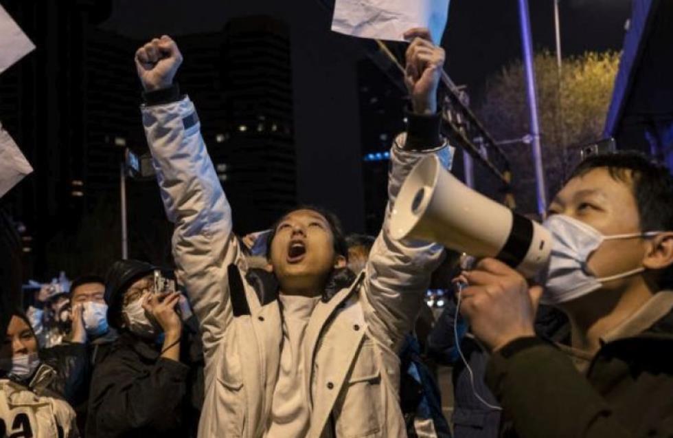 Επεισόδια σε νέες διαδηλώσεις στην Κίνα - Πρωτοφανές κύμα πολιτικής ανυπακοής