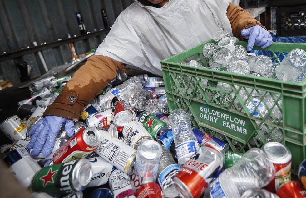 Κομισιόν: Νέοι κανόνες τις επόμενες μέρες για τη βιομηχανία συσκευασίας με προτεραιότητα στην ανακύκλωση