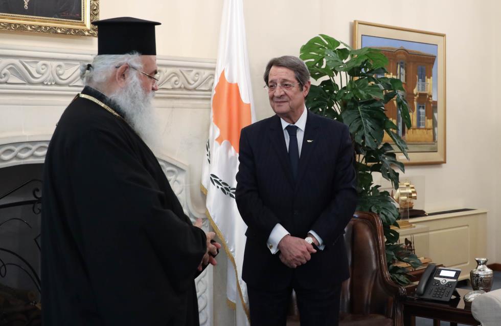 Συναντήθηκαν Πρόεδρος Αναστασιάδης και Αρχιεπίσκοπος Γεώργιος - Με δώρο μια εικόνα στο Προεδρικό ο Μακαριώτατος (φωτογραφίες)