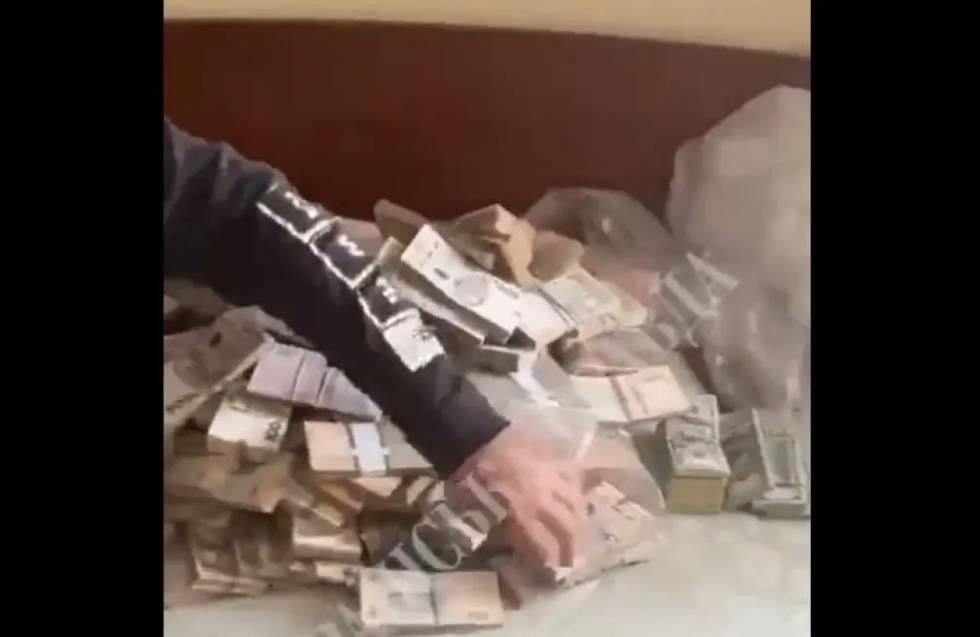 Ουκρανία: Έπιασαν υπουργό του Ζελένσκι με ένα εκατ. δολάρια σε μετρητά στον καναπέ - Δείτε βίντεο