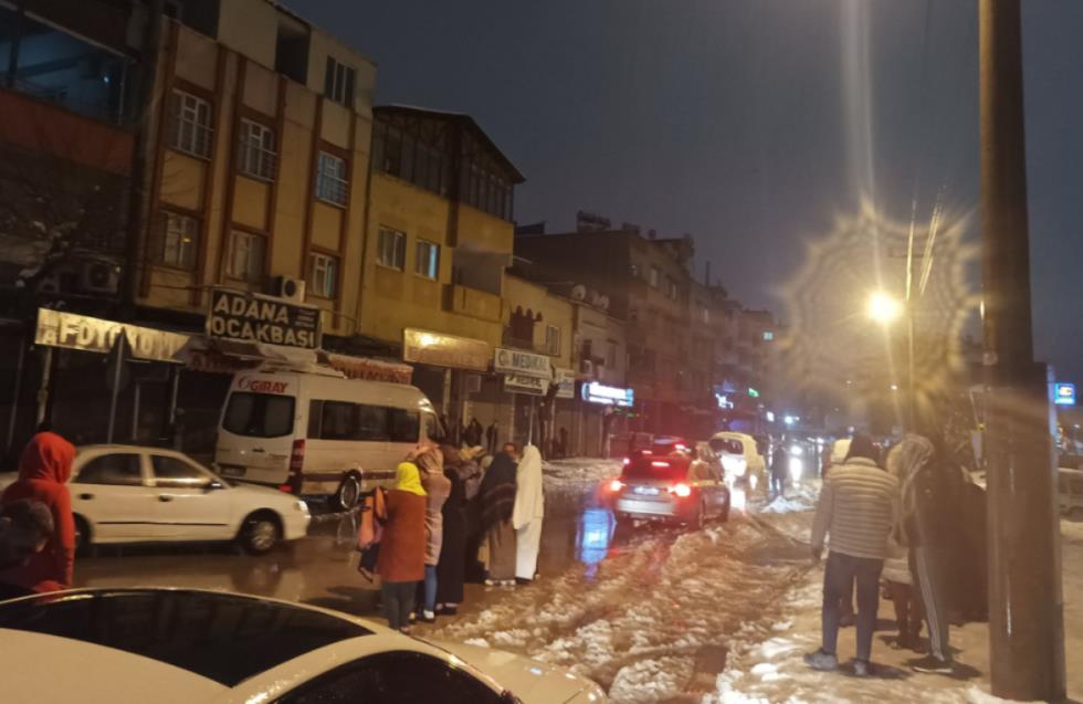 Ισχυρός σεισμός 7,7 Ρίχτερ στην Τουρκία με τουλάχιστον 10 νεκρούς - Ταρακούνησε και την Κύπρο