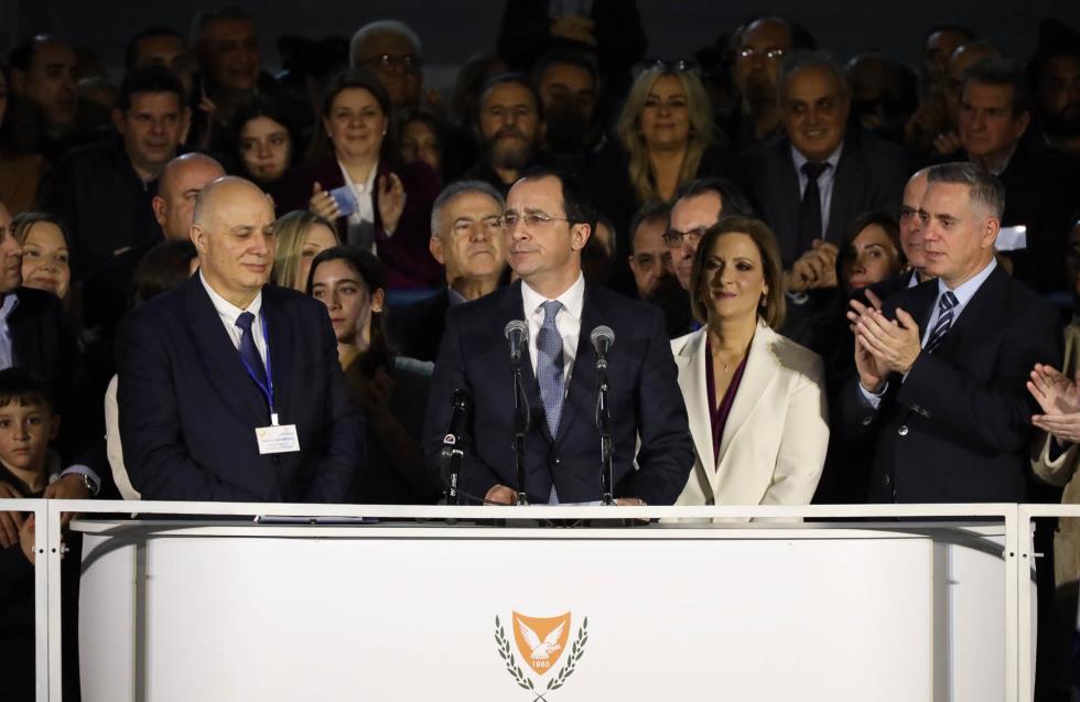 Ανακηρύχθηκε ΠτΔ ο Νίκος Χριστοδουλίδης: «Θα είμαι Πρόεδρος όλων των Κυπρίων» - Το μήνυμα προς ΔΗΣΥ (εικόνες)

