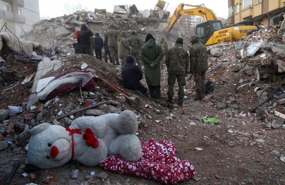 Τουρκία: Υπάρχει ακόμα ζωή στα ερείπια - Ένα 12χρονο αγόρι ανασύρθηκε μετά από 260 ώρες