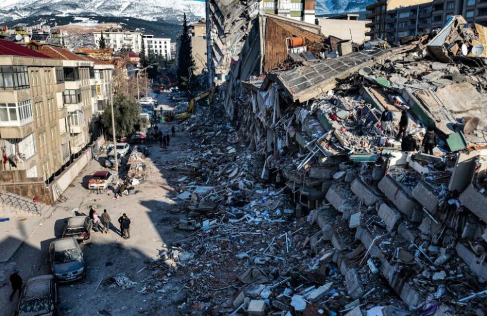 Τουρκία: Ερευνώνται 430 άτομα για ευθύνες σχετικά με κτίρια που κατέρρευσαν