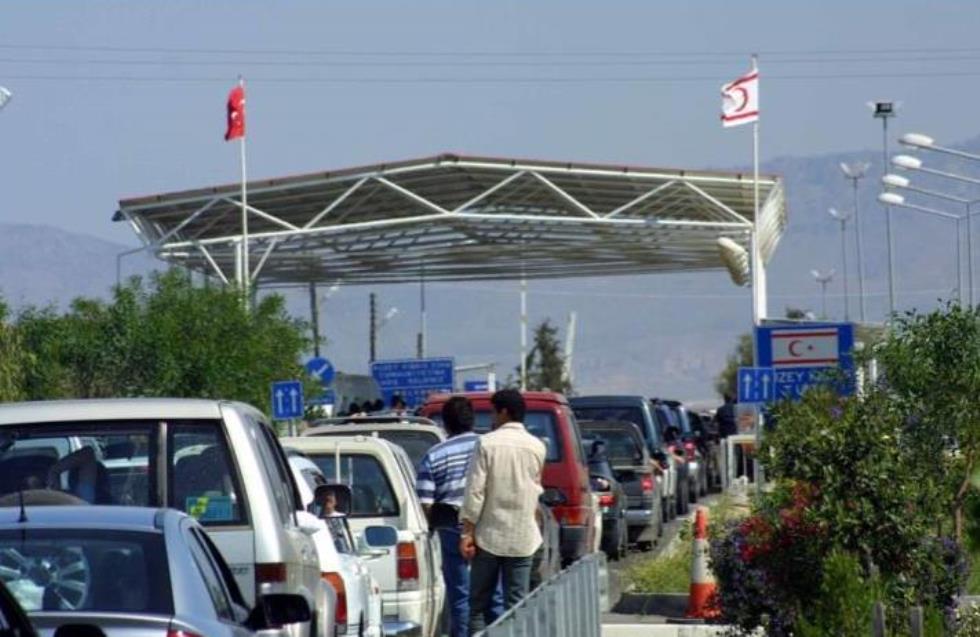 Τουρκοκυπριακά ΜΜΕ: Επτά εκατομμύρια διελεύσεις από τα οδοφράγματα το 2022