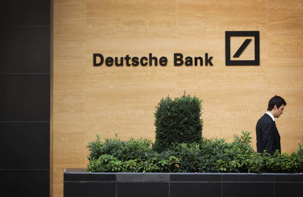Πήρε σειρά η Γερμανία; Ισχυρό πλήγμα στις μετοχές των Deutsche Bank και UBS - Επιμένουν οι φόβοι για τράπεζες
