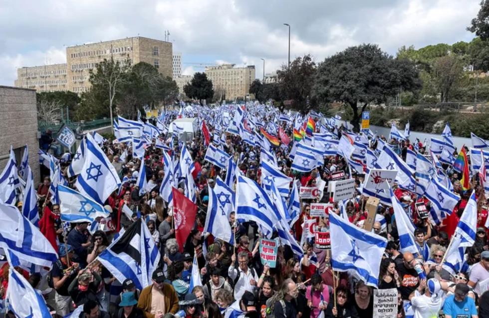 Εκτροχιάζεται η κρίση στο Ισραήλ - Επικίνδυνο ρίσκο Νετανιάχου κόντρα σε χείμαρρο αντιδράσεων (φωτογραφίες)