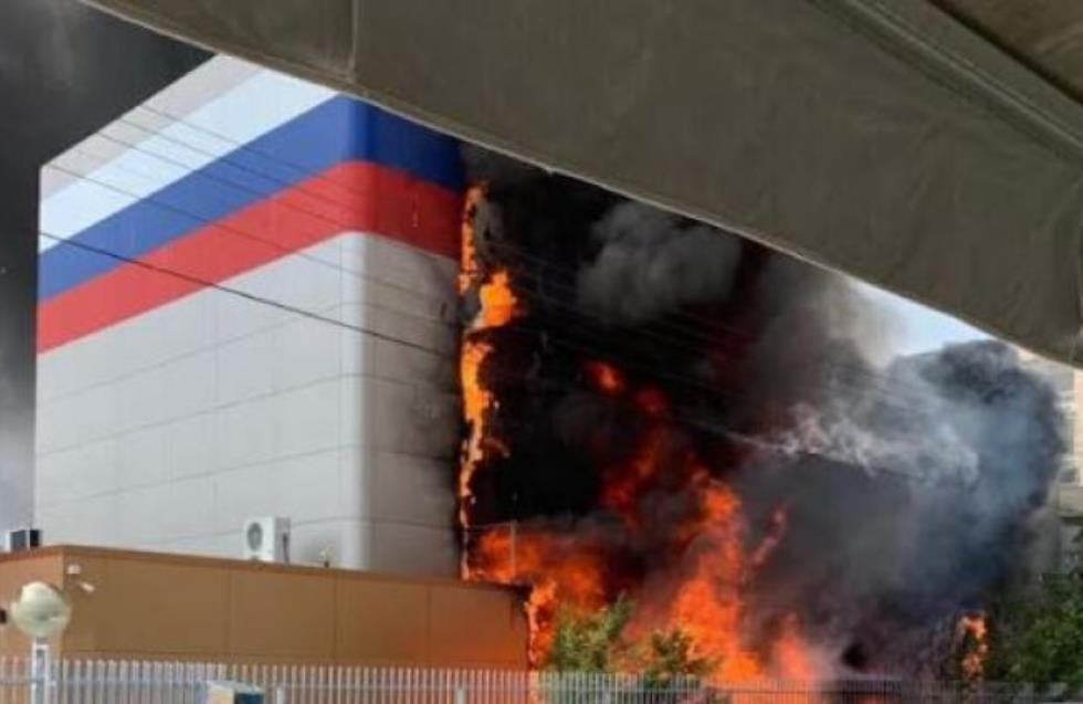 Υπό έλεγχο η πυρκαγιά στο Ρωσικό Πολιτιστικό Κέντρο - Εκτεταμένες ζημιές σε ολόκληρο το κτίριο (βίντεο+φωτο)
