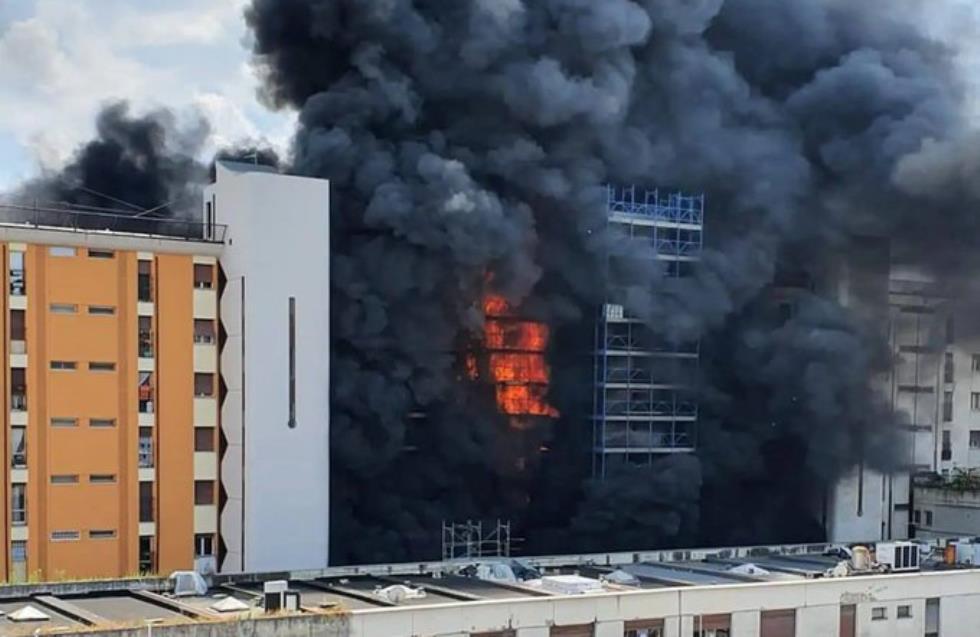 Ρώμη: Μεγάλη φωτιά σε κτίριο ύστερα από έκρηξη – Ένας νεκρός και δεκαεπτά τραυματίες