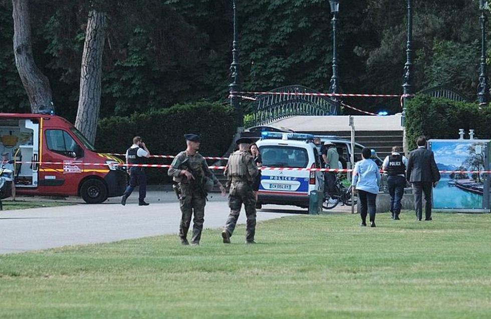 Άνδρας εισέβαλε σε πάρκο στη Γαλλία και μαχαίρωσε παιδιά - Τρία σε κρίσιμη κατάσταση