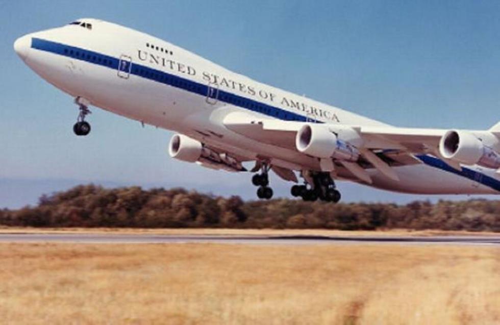Πάνω από τη Βρετανία το «αεροπλάνο της Αποκάλυψης» των ΗΠΑ - Πρέπει να μας  τρομάζει η...